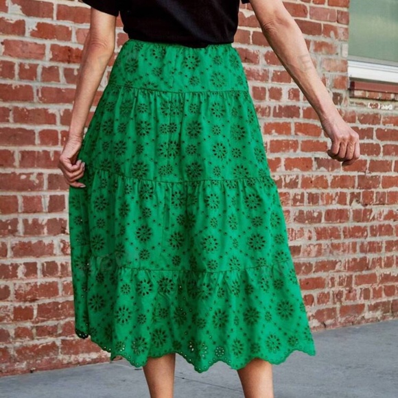 Boho Green Floral Eyelet Embroidered Stretchy Waist Skirt - Picture 4 of 7